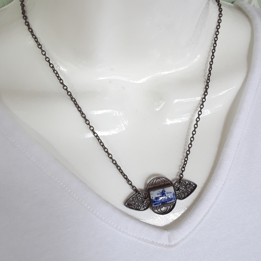 Vintage Delft blue necklace